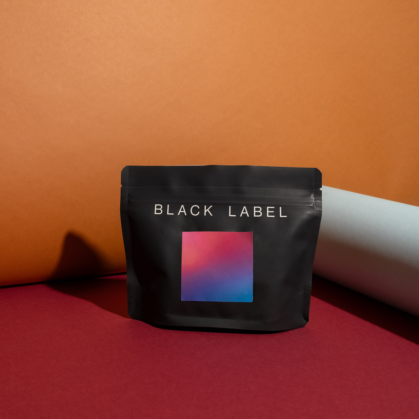 Jhoan Vergara - Thermal Shock Java coffee, showcasing its unique processing methods and rich flavor notes, including berries, citrus, and cocoa, sourced from Las Flores farm in Colombia.