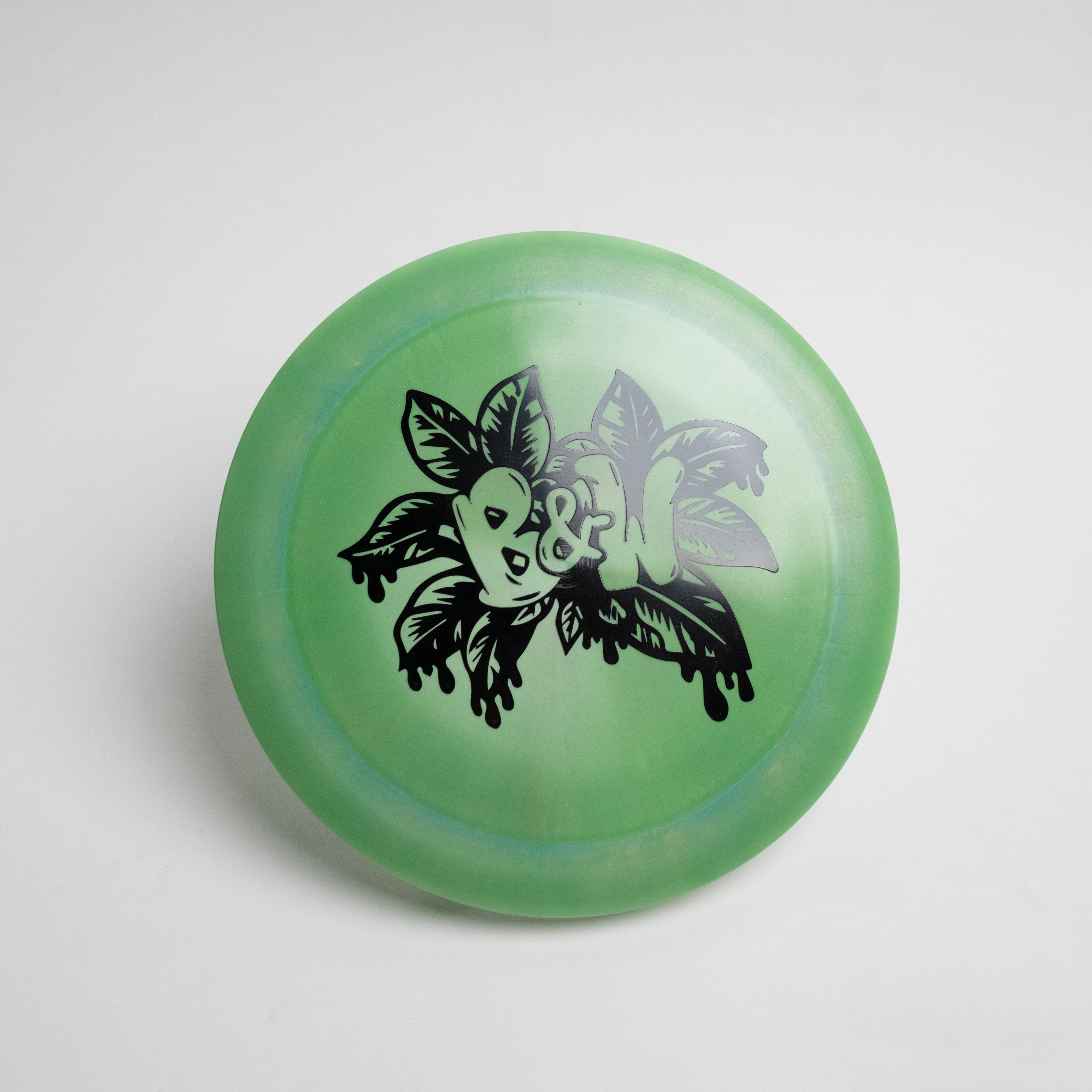 ESP Nuke - Discraft disc with a wide wing, deep rim, and domed flight plate, designed for dependable distance and overstable flight, ideal for skilled players.