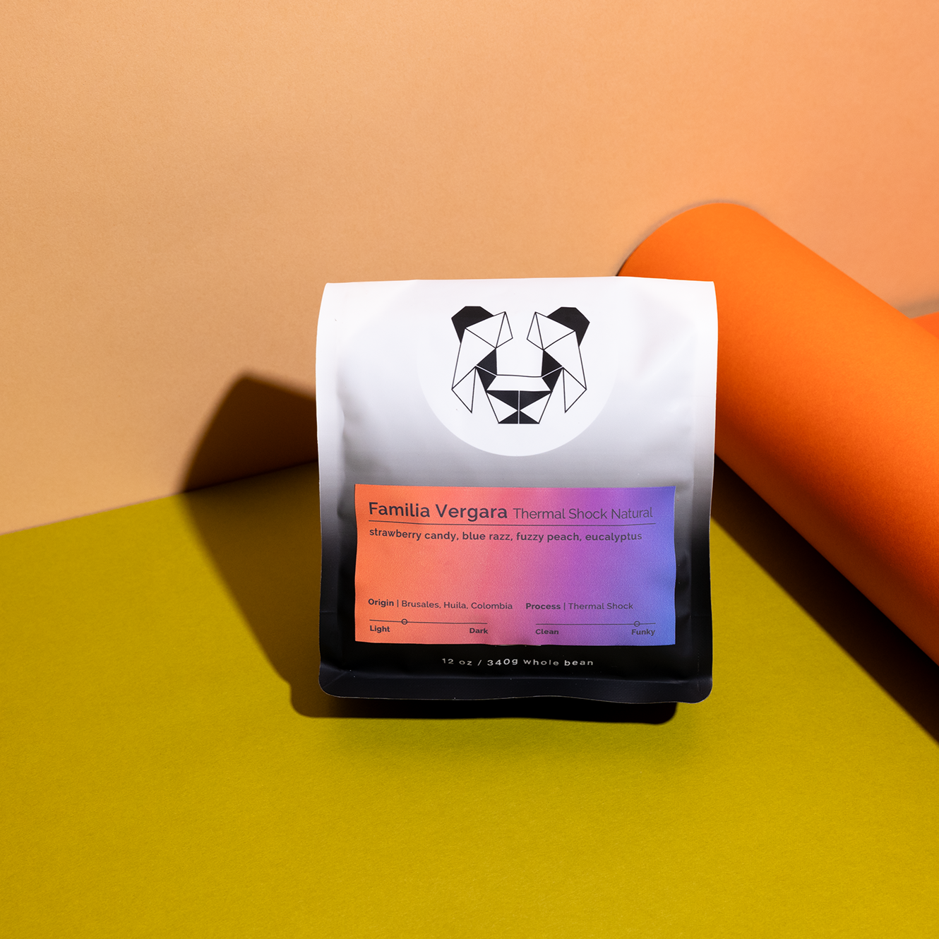 Familia Vergara - Thermal Shock Natural coffee blend, featuring Chiroso, Red Bourbon, and Sidra varieties, highlighting innovative processes by young Colombian producers.
