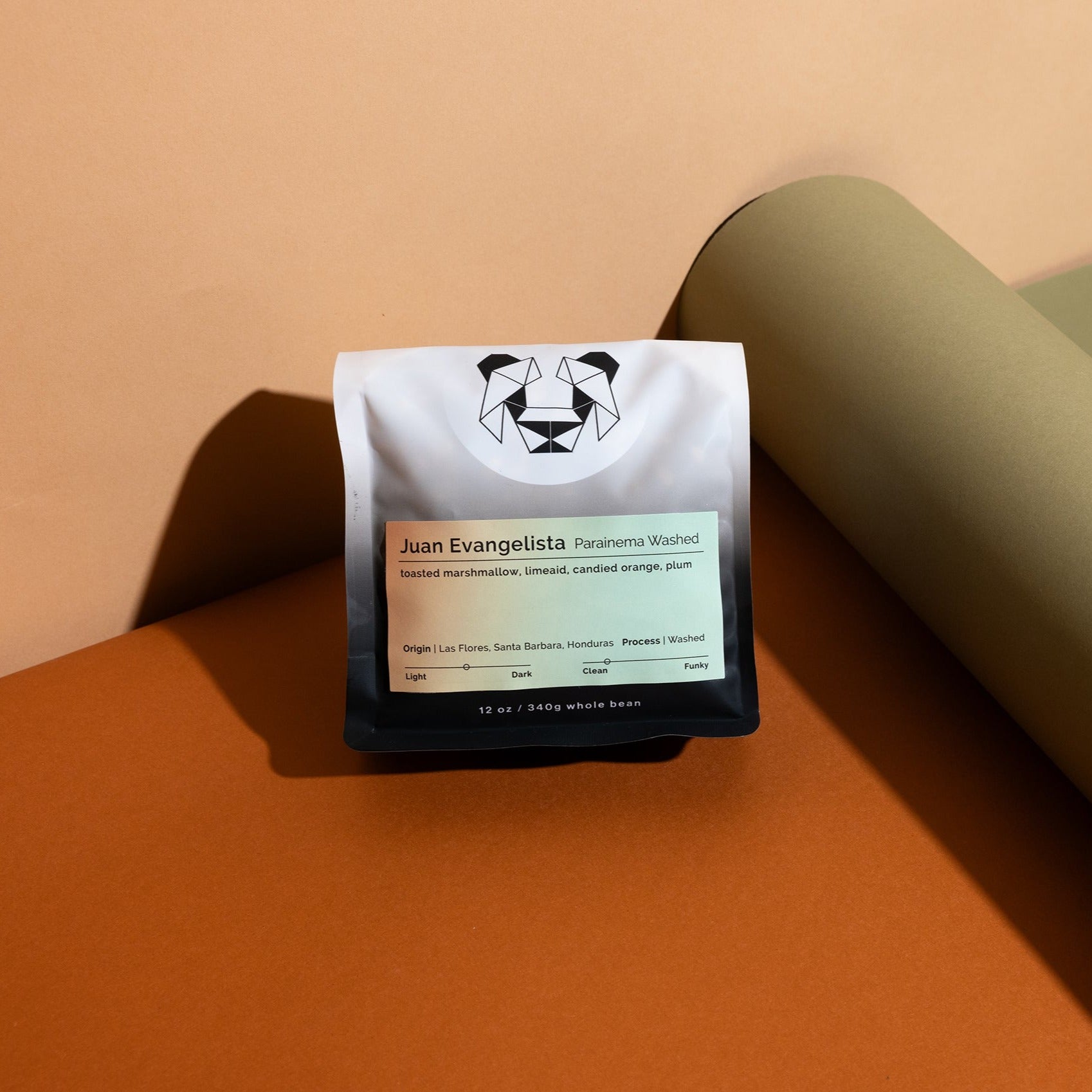 Juan Evangelista - Parainema Washed coffee beans, originating from Las Flores, Honduras, highlighting its specialty processing and unique flavor profile with vibrant acidity and sweet notes.