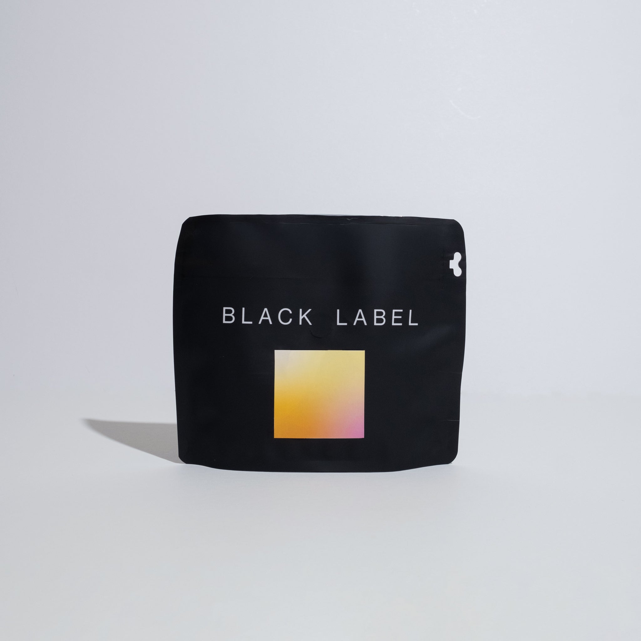 La Esmeralda - Washed Gesha coffee, sourced from Hacienda La Esmeralda, showcases the Peterson family's celebrated Panamanian Gesha variety, renowned for its floral and fruity flavors.