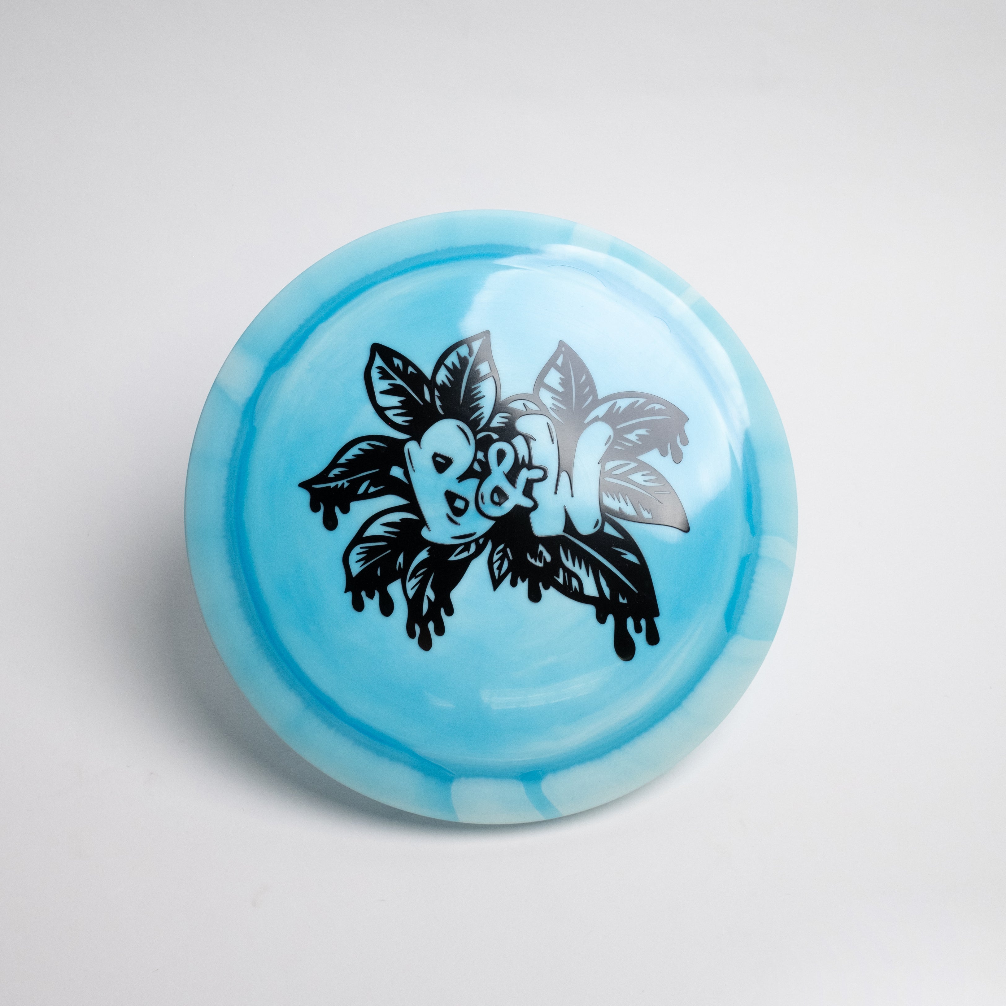 Paul McBeth Hades - Discraft, an understable distance driver for all skill levels, offering exceptional glide and controllable fade, ideal for vast distance throws.