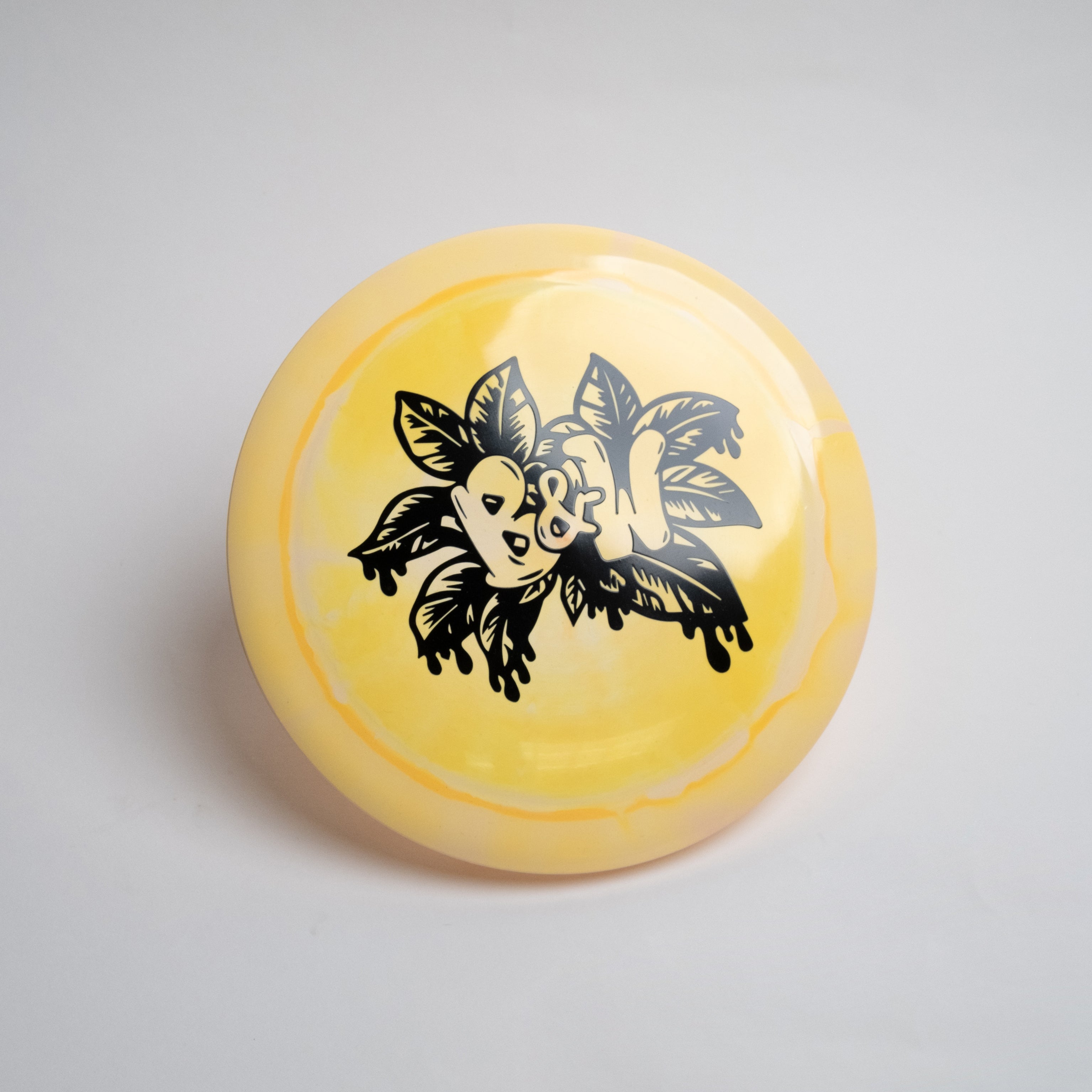 Paul McBeth Hades - Discraft understable distance driver, ideal for players seeking controlled fade and massive distance, suitable for beginners to advanced levels.