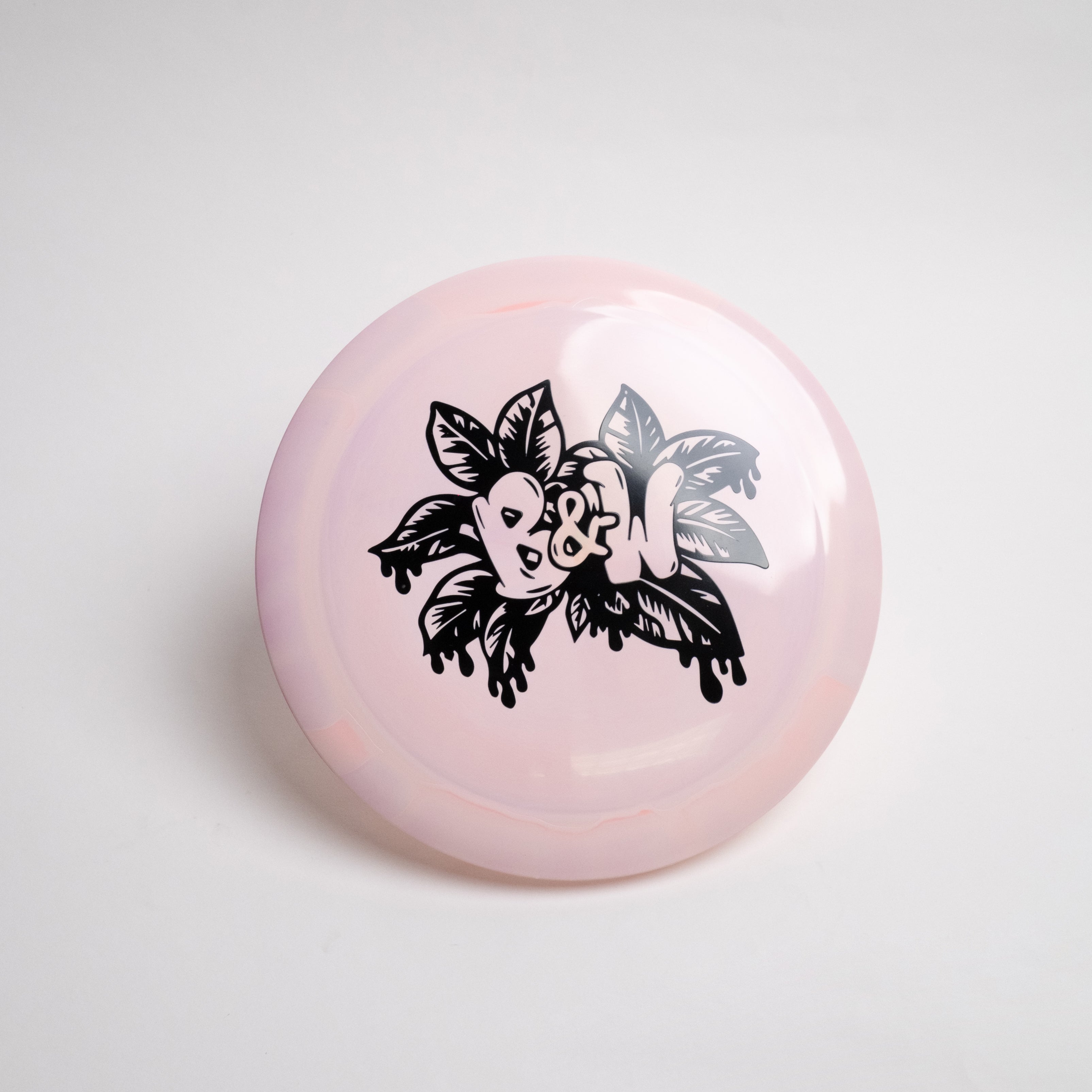 Paul McBeth Hades - Discraft disc, ideal for beginners to advanced players, providing excellent glide and controllable fade, perfect for distance throws and rollers.