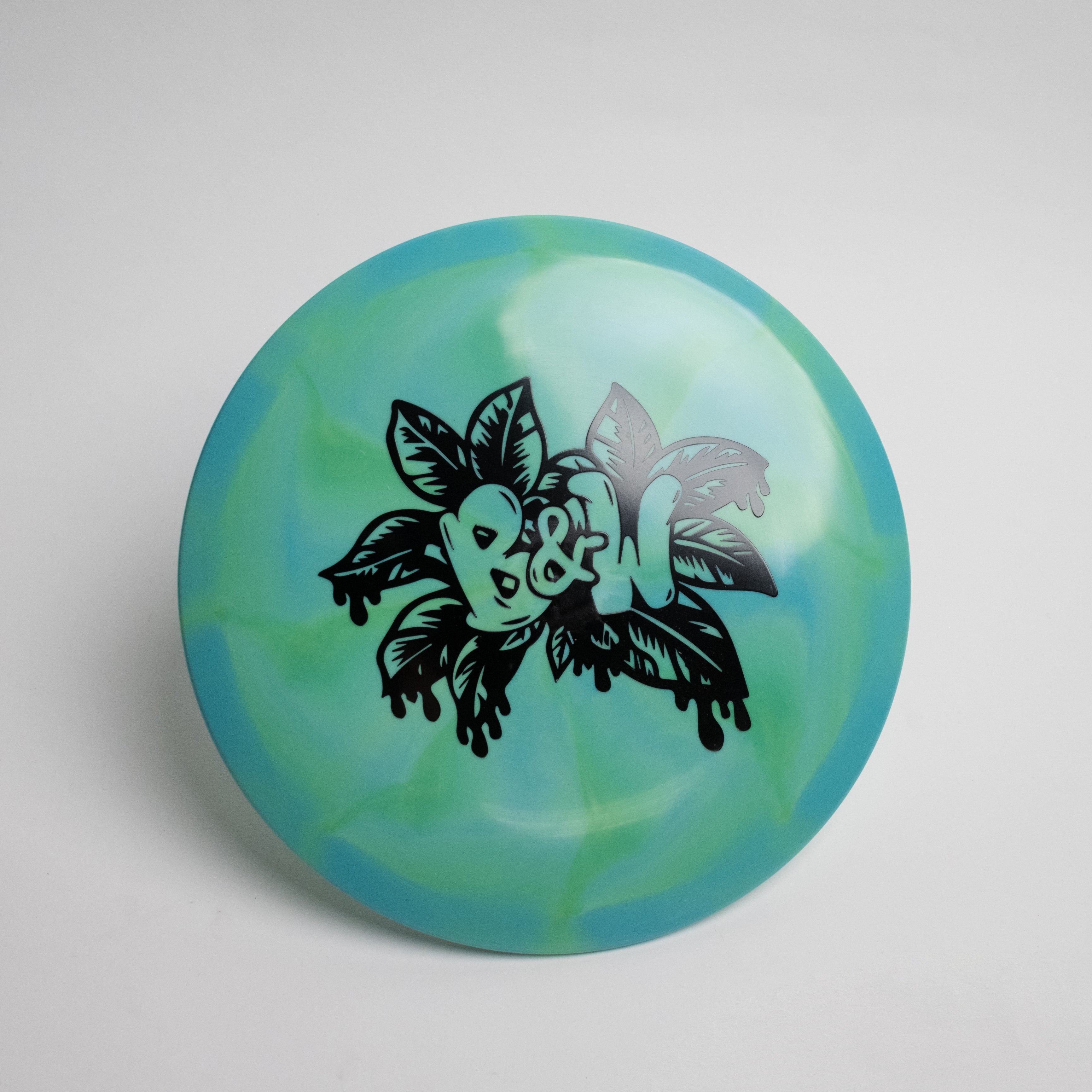 Passion - Paige Pierce - Discraft fairway driver, known for straight flight and glide. Ideal for precise, long-distance throws, suitable for all experience levels.