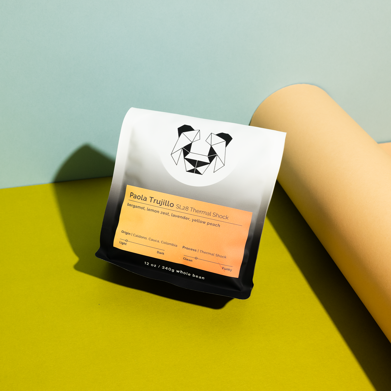Paola Trujillo - SL28 Thermal Shock coffee beans, expertly processed with thermal shock method, highlighting citrus and floral notes, showcased by Black & White Coffee Roasters.