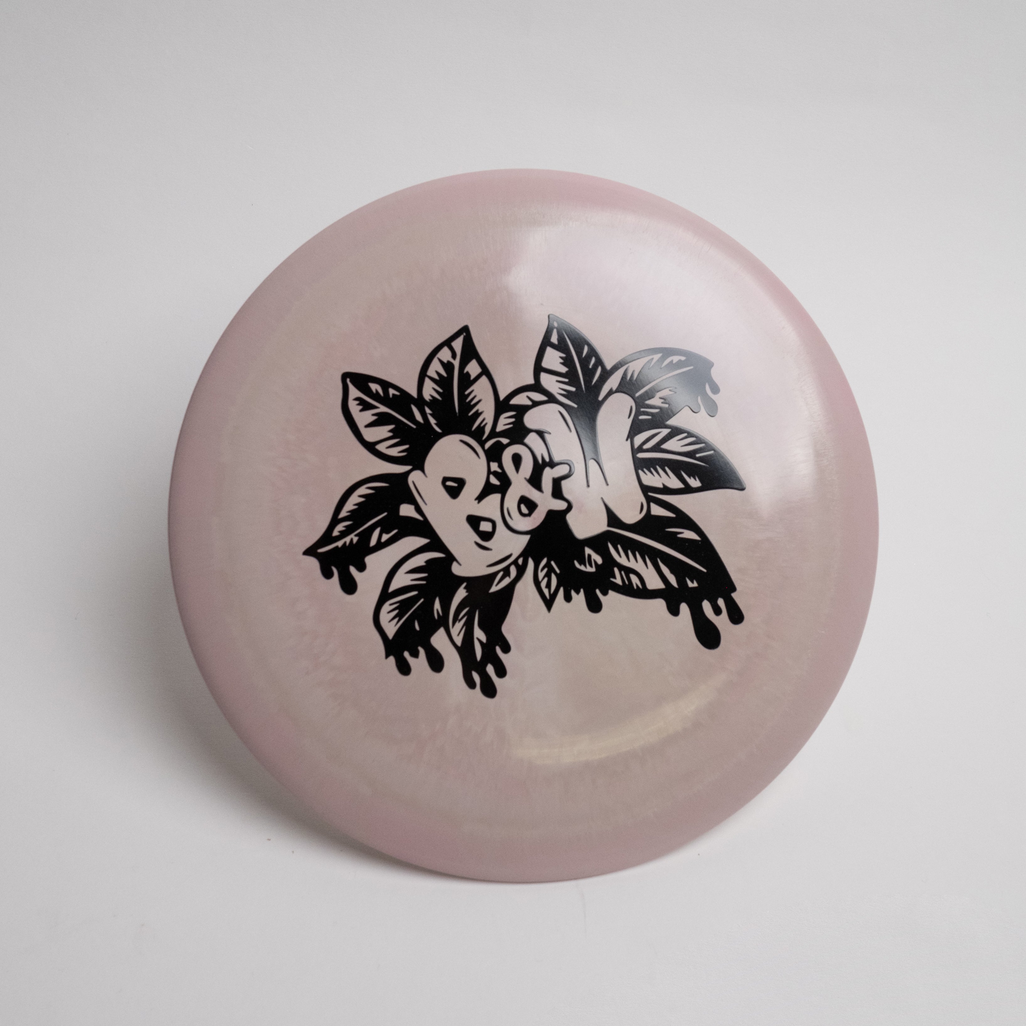 Recycled Avenger SS - Discraft control driver, great for beginners and pros, featuring Recycled ESP plastic for long, sweeping drives with an understable flight.