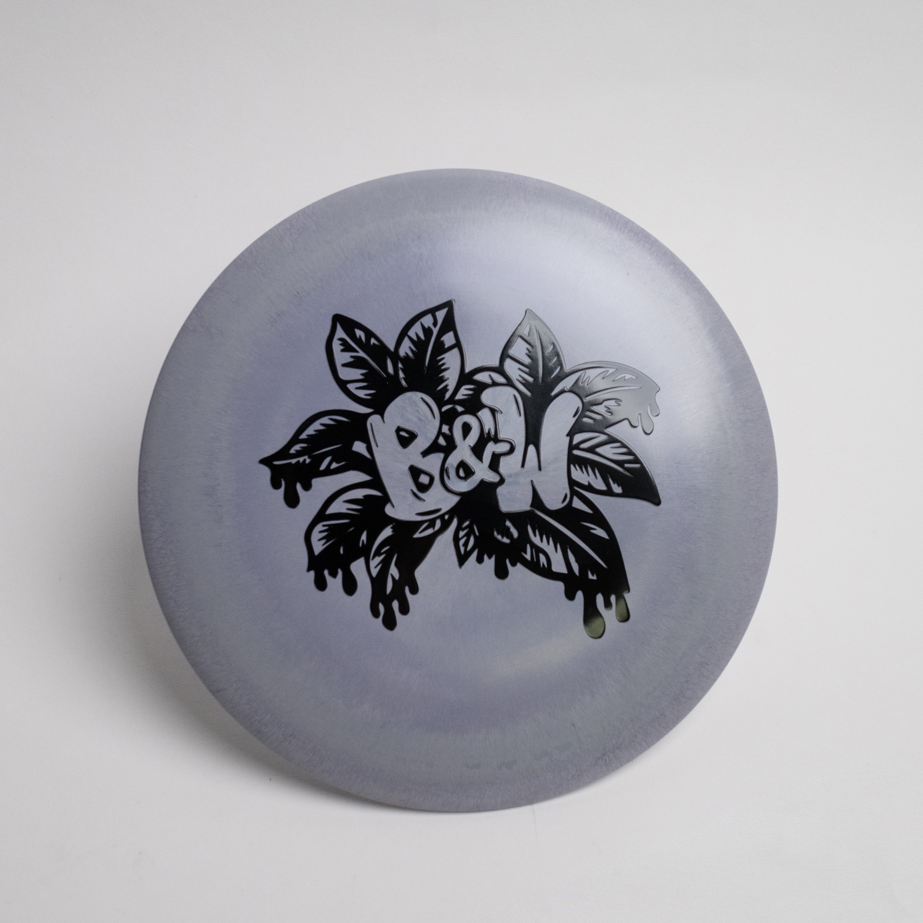 Recycled Avenger SS - Discraft control driver, ideal for all skill levels, featuring Recycled ESP material for straight hyzer-flip shots and professional roller use.