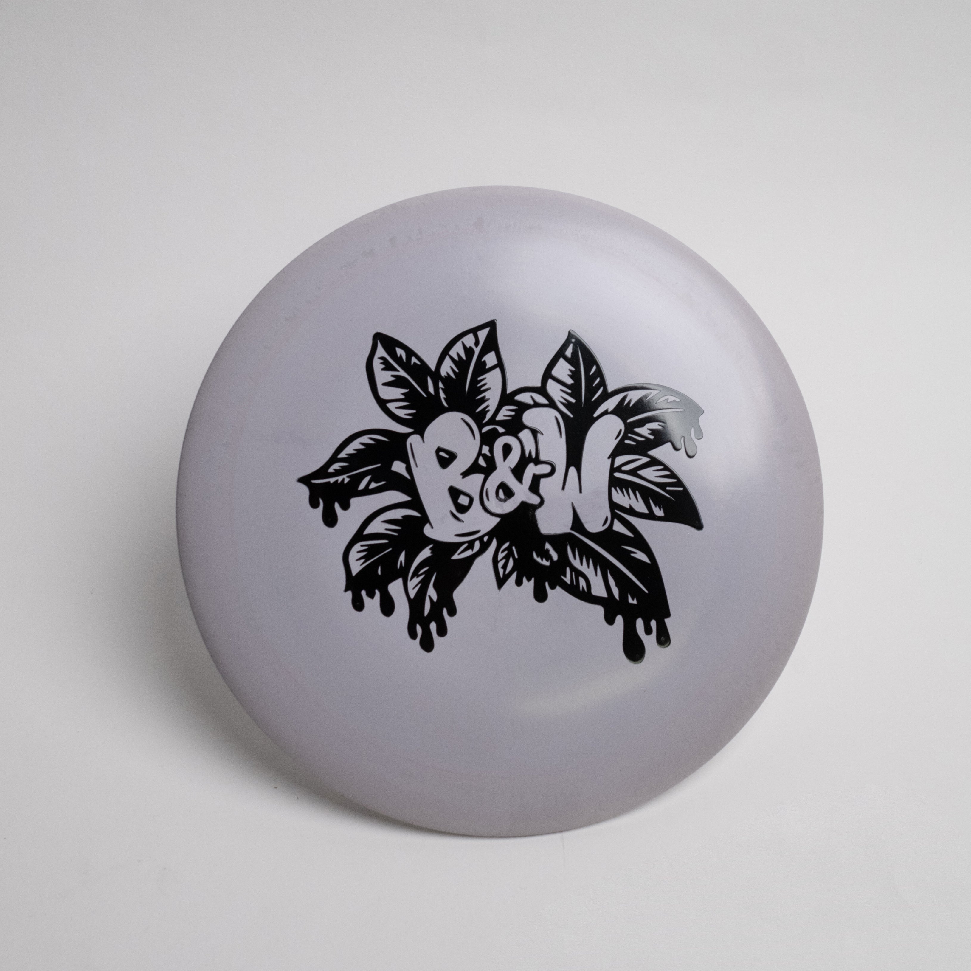 Recycled Avenger SS - Discraft disc, ideal for all players; features Recycled ESP plastic, designed for control with understable flight and versatile performance.