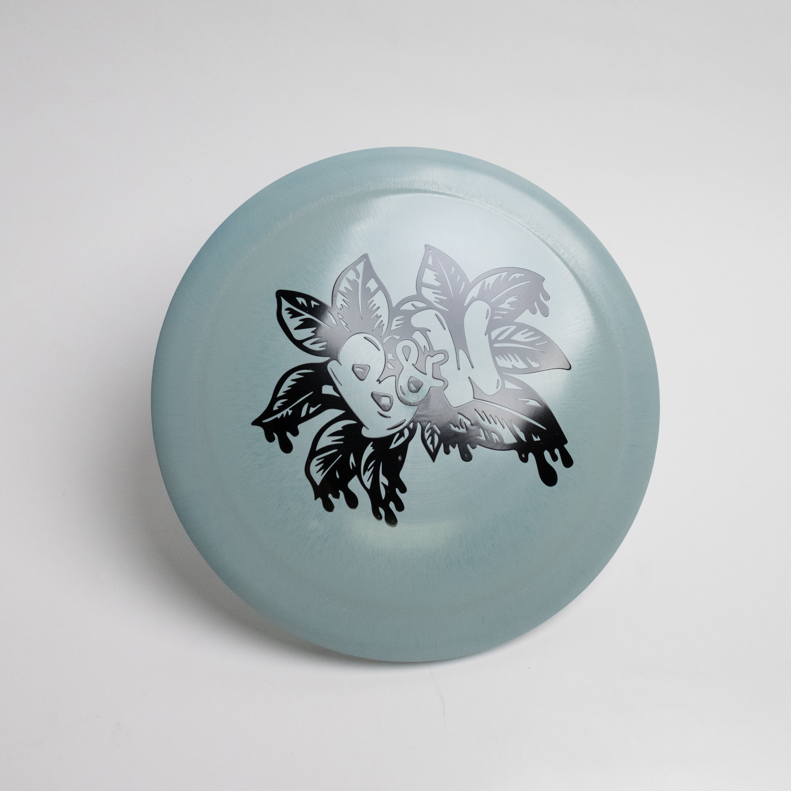 Recycled Scorch - Discraft disc, designed for high-speed distance with an understable flight pattern, featuring a convex wing and microbead for enhanced performance.