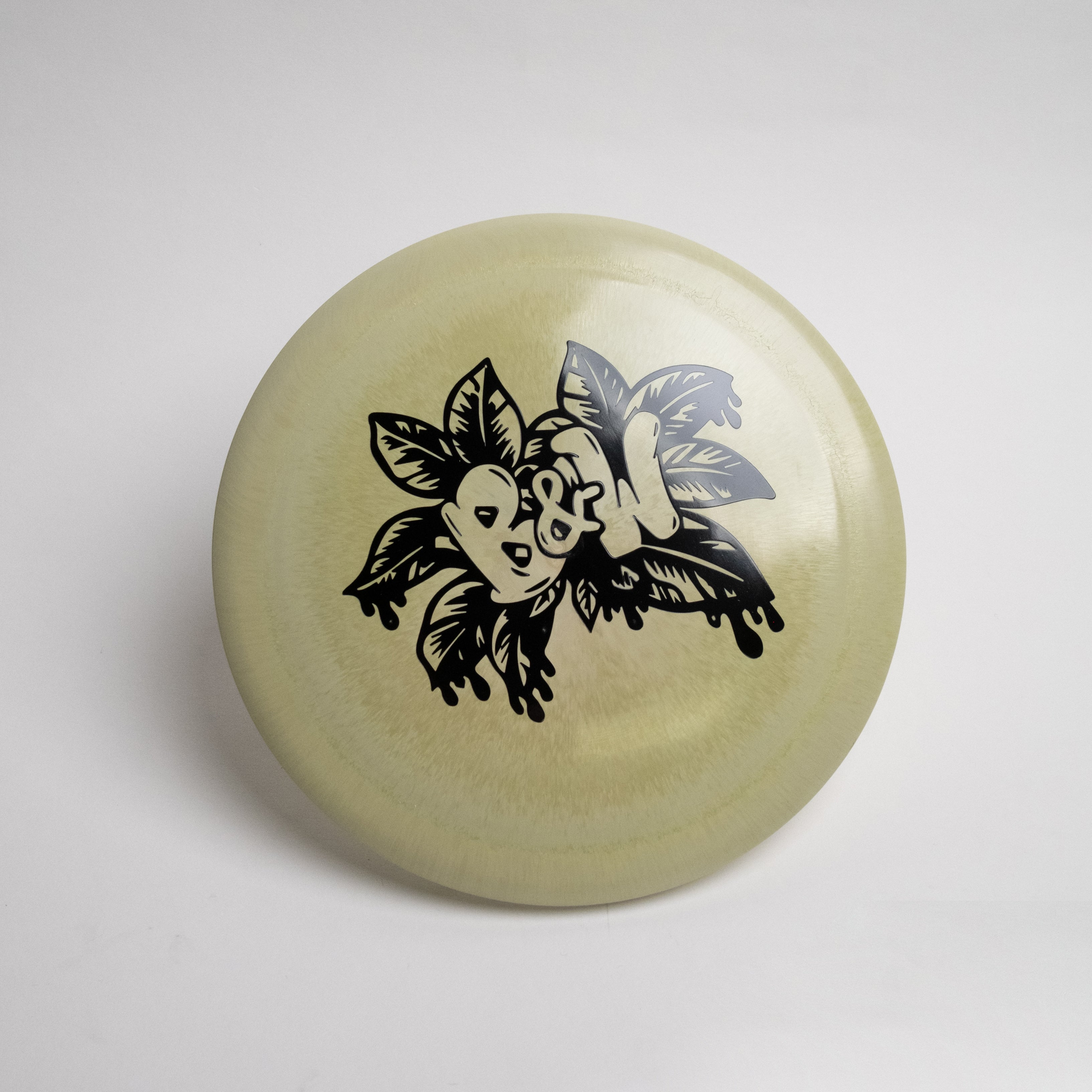 Recycled Scorch - Discraft disc, designed for high-speed, understable flight, featuring a convex wing and microbead for enhanced distance and glide.