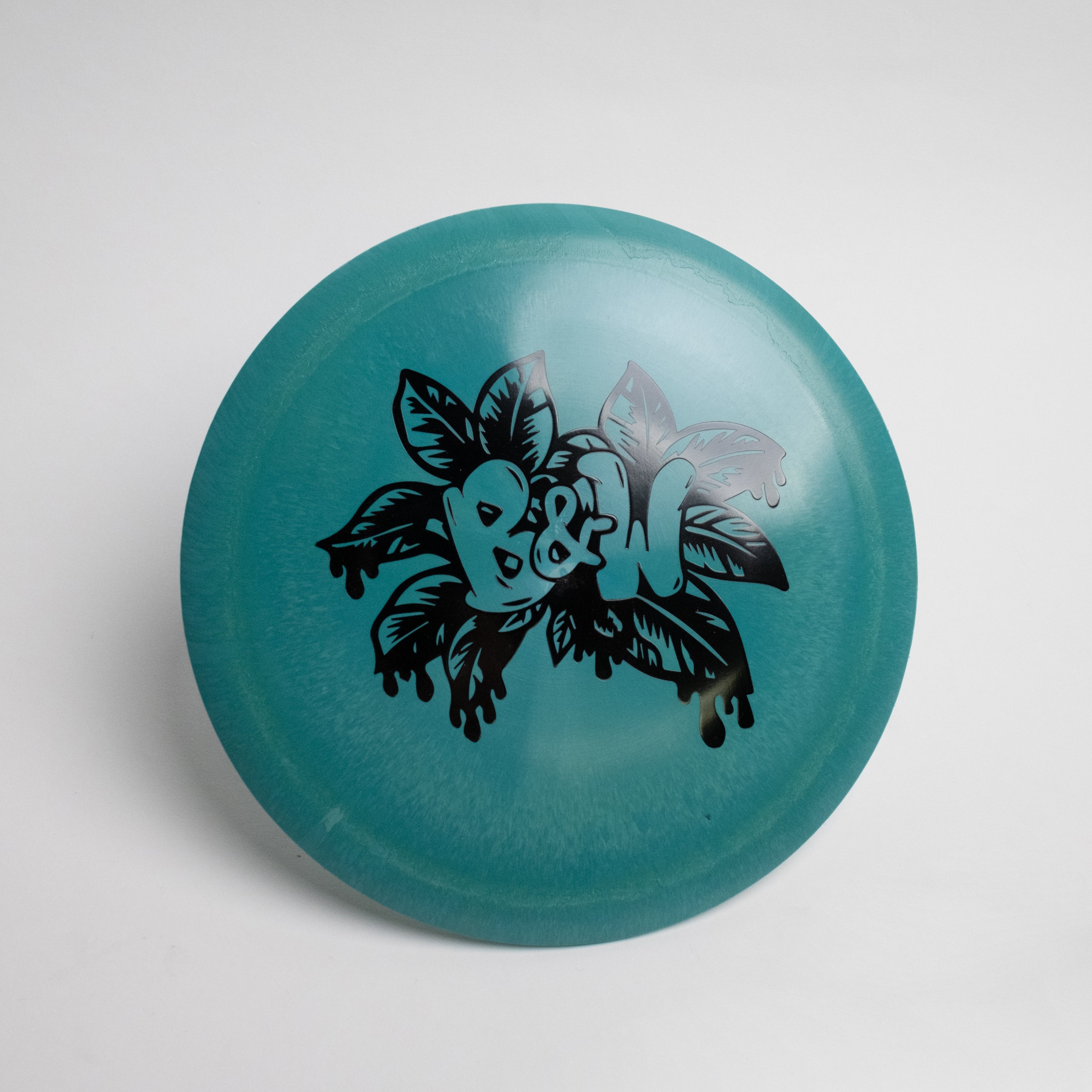 Recycled Heat - Discraft disc, known for its exceptional glide and understable flight, featuring Recycled ESP material, ideal for versatile play across skill levels.